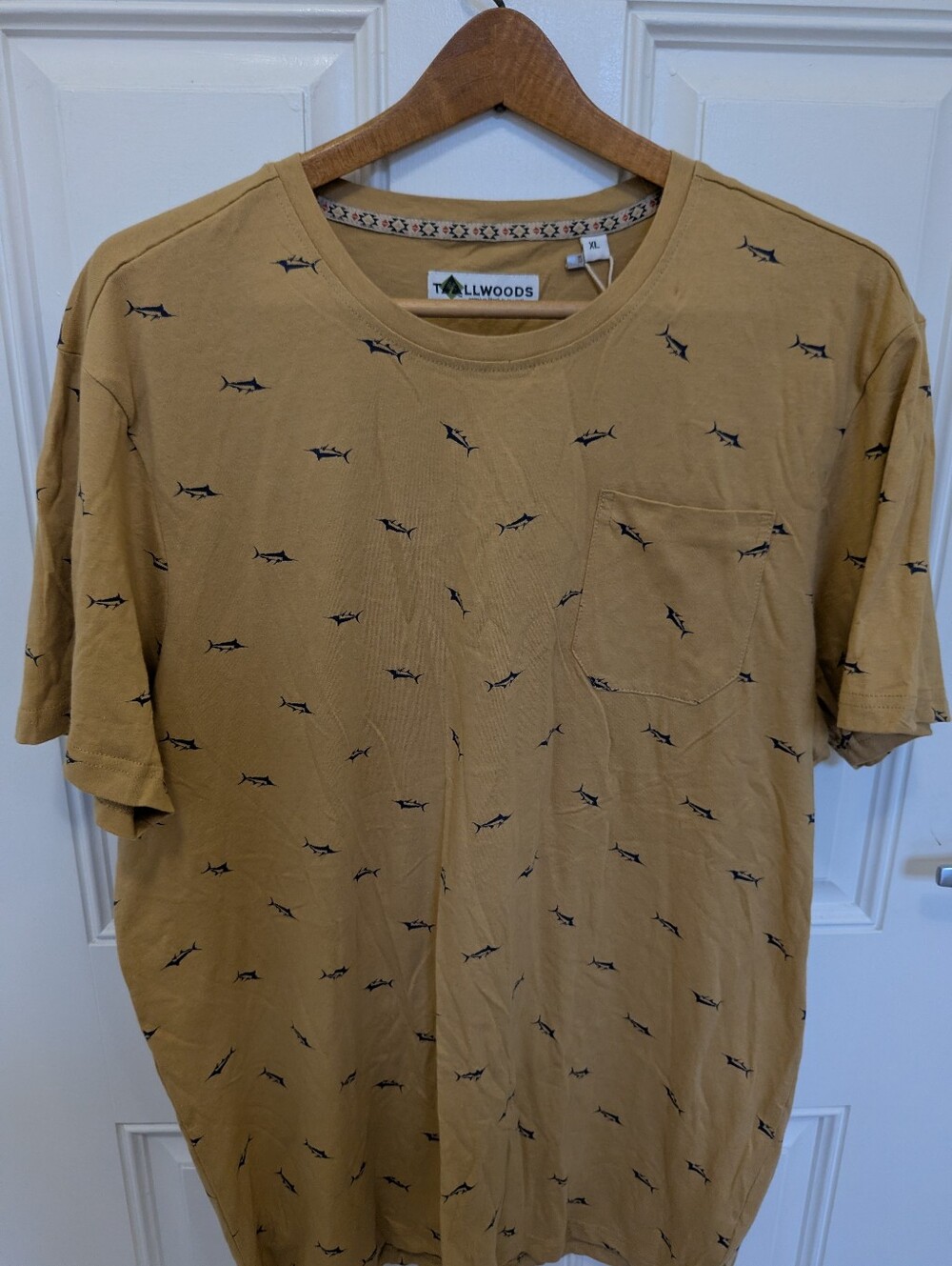 Tallwoods Mustard Yellow Sailfish Print Short Sleeve T-Shirt XL NWT